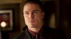 Stephen Amell Is Oliver Queen/Green Arrow In Arrow