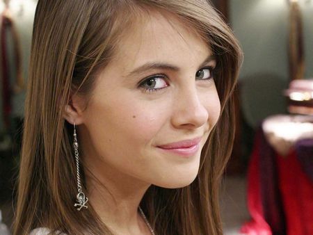 Oliver Queen’s “Speedy” Sister Is Cast: Willa Holland Joins Arrow