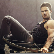 New Arrow Photos In Entertainment Weekly’s Fall TV Preview Issue