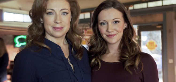 Arrow Episode 17 “The Huntress Returns” Official Images – Including Laurel’s Mom