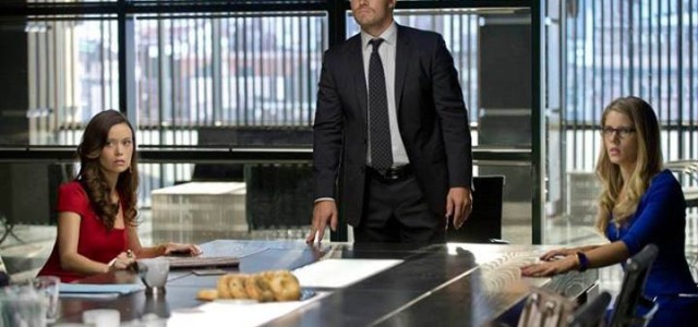 The First Arrow “City Of Heroes” Still Features Summer Glau, Oliver & Felicity