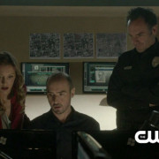 Arrow: Screencaps From A “City Of Blood” Preview Clip