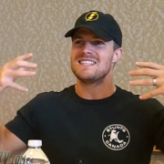 SDCC Video: Stephen Amell On Arrow Season 3, Olicity, The Baby & More