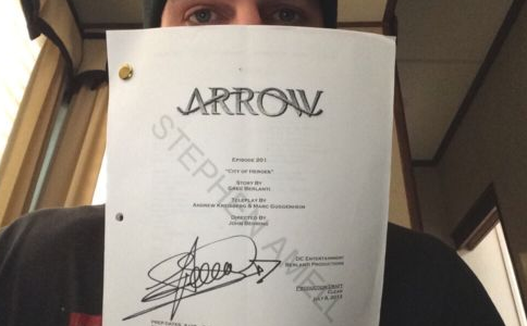 Stephen Amell Is Auctioning Arrow Scripts For Charity