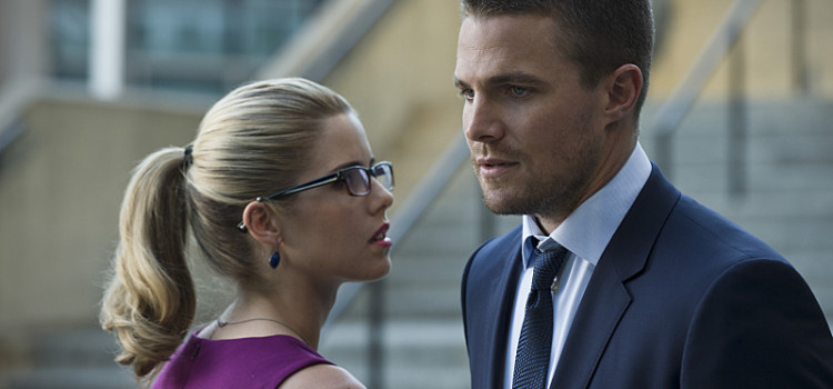 Stephen Amell On Olicity Dating Others: “Arrow Is So Many Things”