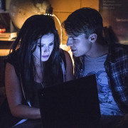 Arrow “The Secret Origin Of Felicity Smoak” Clip: Look Into Felicity’s Past