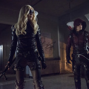Arrow: Official Preview Images for “Uprising”