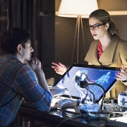 Arrow: Andrew Kreisberg Talks About THAT Ray/Felicity Scene