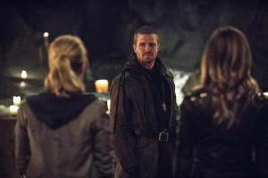 Arrow -- "This is Your Sword" -- Image AR322B_0129b -- Pictured: Stephen Amell as Oliver Queen -- Photo: Cate Cameron/The CW -- ÃÂ© 2015 The CW Network, LLC. All Rights Reserved.