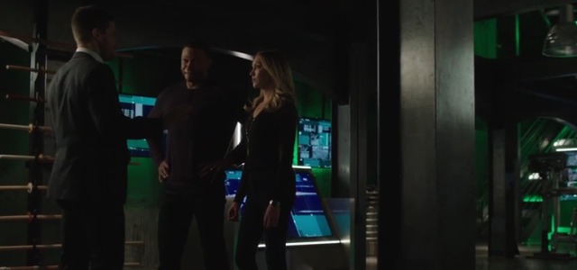 Arrow: “Sins of the Father” Preview Clip