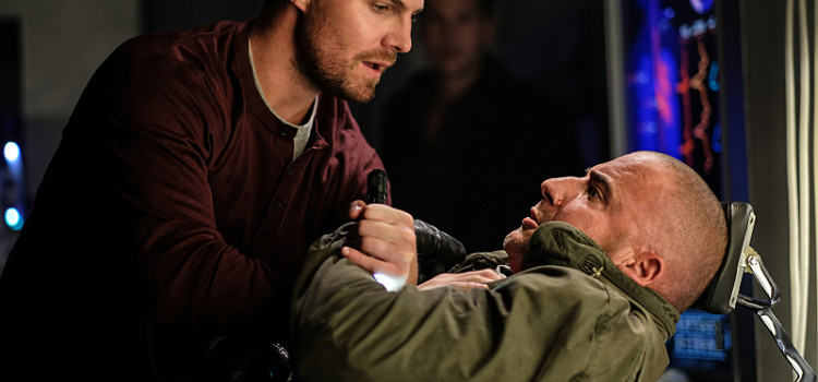 Photos: Stephen Amell in the Legends of Tomorrow Season 2 Premiere!