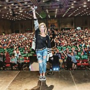 Katie Cassidy Discusses Her Arrow Experience At Salt Lake Comic Con