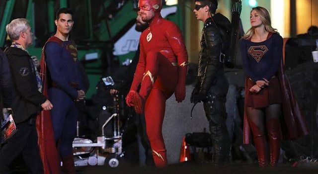 Here’s Stephen Amell In The Flash Suit