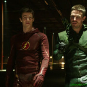 Arrow: “Brave and the Bold” Trailer – With The Flash!