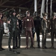Heroes Join Forces: Arrow & Flash Cast Preview The Crossover In New CW Video
