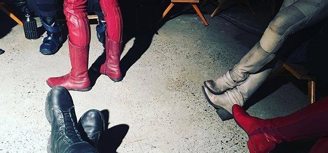 Stephen Amell Shows Us A Crossover Is Afoot